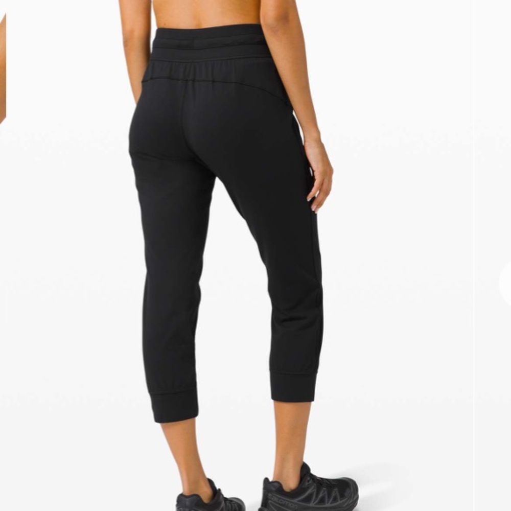 Lululemon Ready To Rulu joggers crop black size 4 athletic